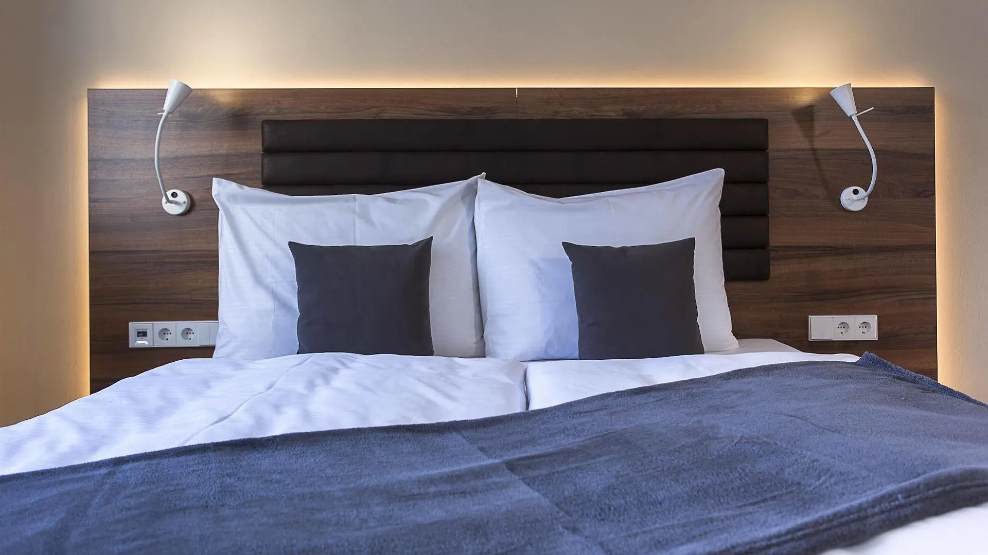 Coffee Fellows Hotel Muenchen-Freiham 3*, Munich
